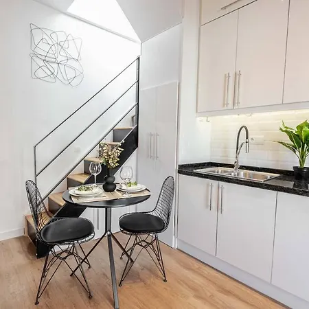 Penthouse With Private Jacuzzi & Rooftop - Center By Rems Apartment *