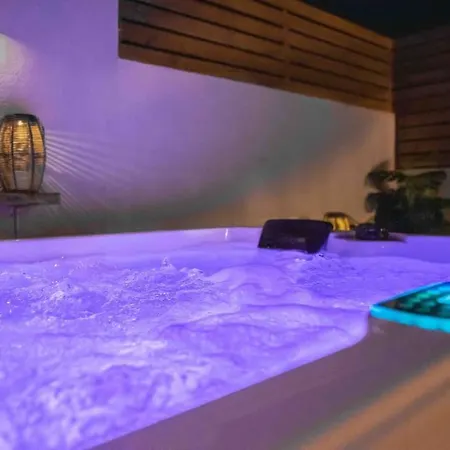 Apartment Penthouse With Private Jacuzzi & Rooftop - Center By Rems Malaga